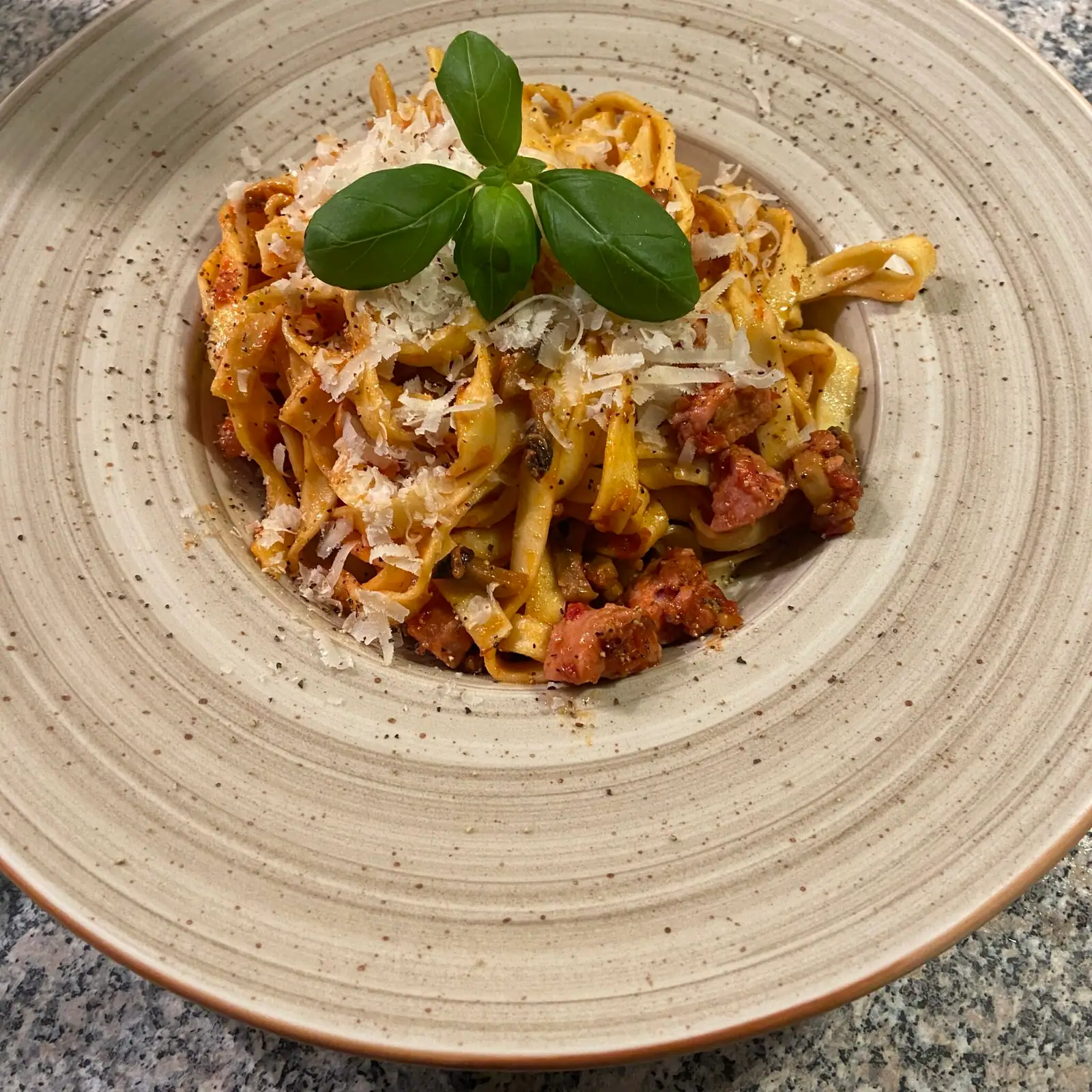 Salsiccia - pasta -